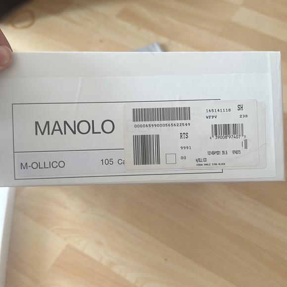 Manolo Blahnik Ollico ankle strap heel - Picture 9 of 15